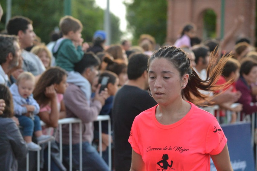 La Carrera de la Mujer tuvo su pico de participaci�n y m�s de 300 corr