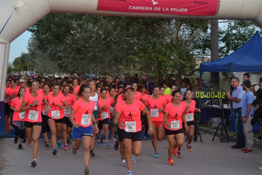 La Carrera de la Mujer tuvo su pico de participaci�n y m�s de 300 corr