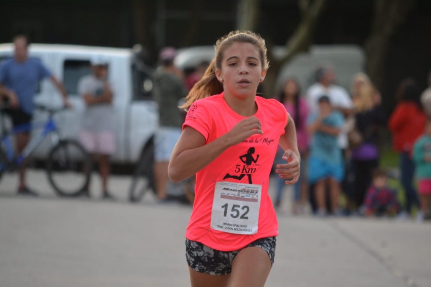 La Carrera de la Mujer tuvo su pico de participaci�n y m�s de 300 corr