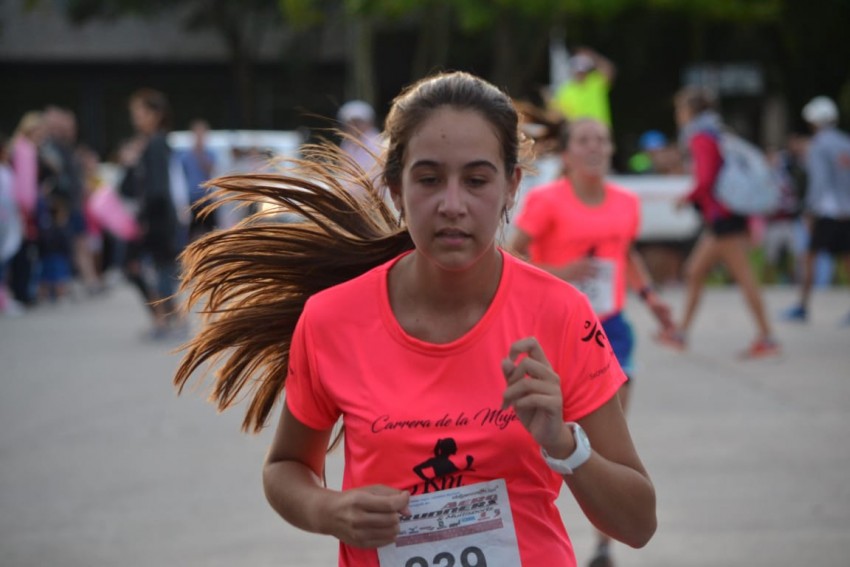 La Carrera de la Mujer tuvo su pico de participaci�n y m�s de 300 corr