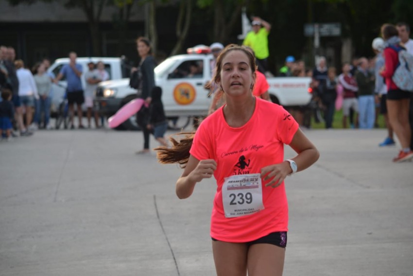 La Carrera de la Mujer tuvo su pico de participaci�n y m�s de 300 corr