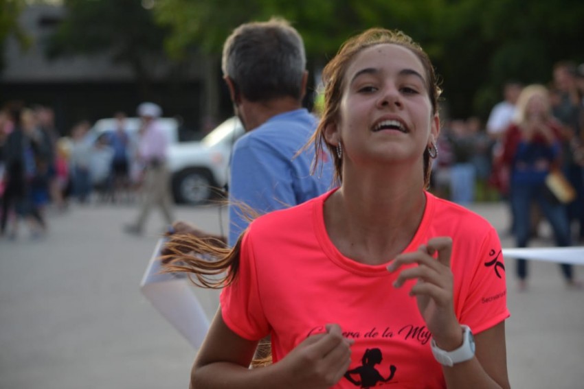 La Carrera de la Mujer tuvo su pico de participaci�n y m�s de 300 corr