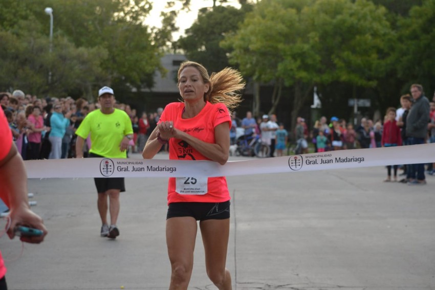 La Carrera de la Mujer tuvo su pico de participaci�n y m�s de 300 corr
