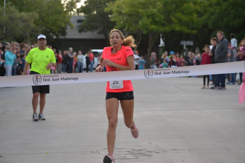 La Carrera de la Mujer tuvo su pico de participaci�n y m�s de 300 corr