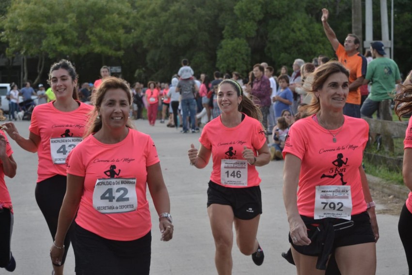La Carrera de la Mujer tuvo su pico de participaci�n y m�s de 300 corr