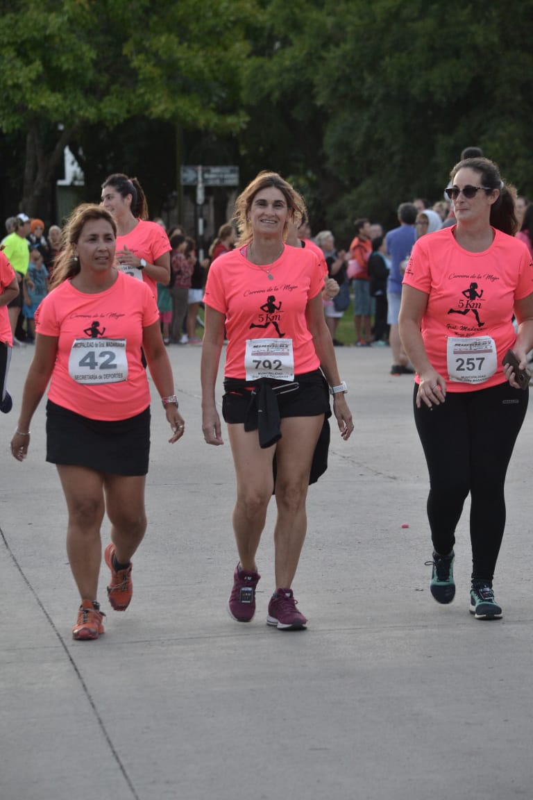 La Carrera de la Mujer tuvo su pico de participaci�n y m�s de 300 corr