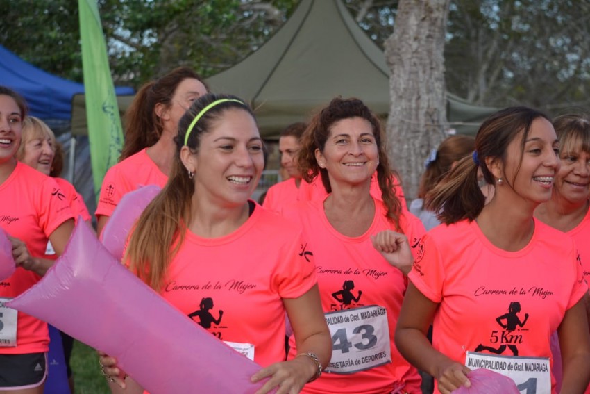 La Carrera de la Mujer tuvo su pico de participaci�n y m�s de 300 corr
