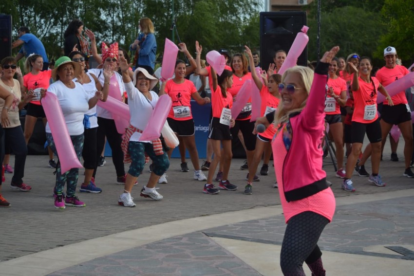 La Carrera de la Mujer tuvo su pico de participaci�n y m�s de 300 corr