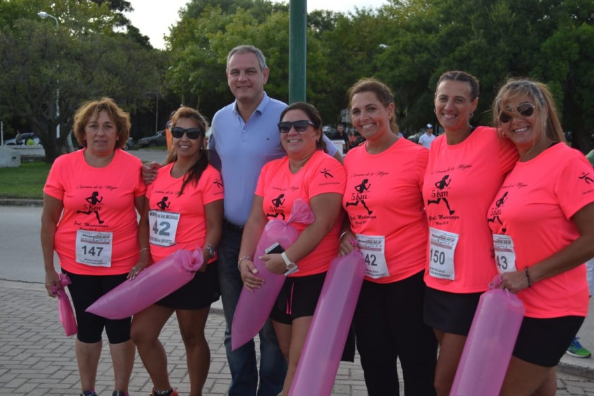 La Carrera de la Mujer tuvo su pico de participaci�n y m�s de 300 corr