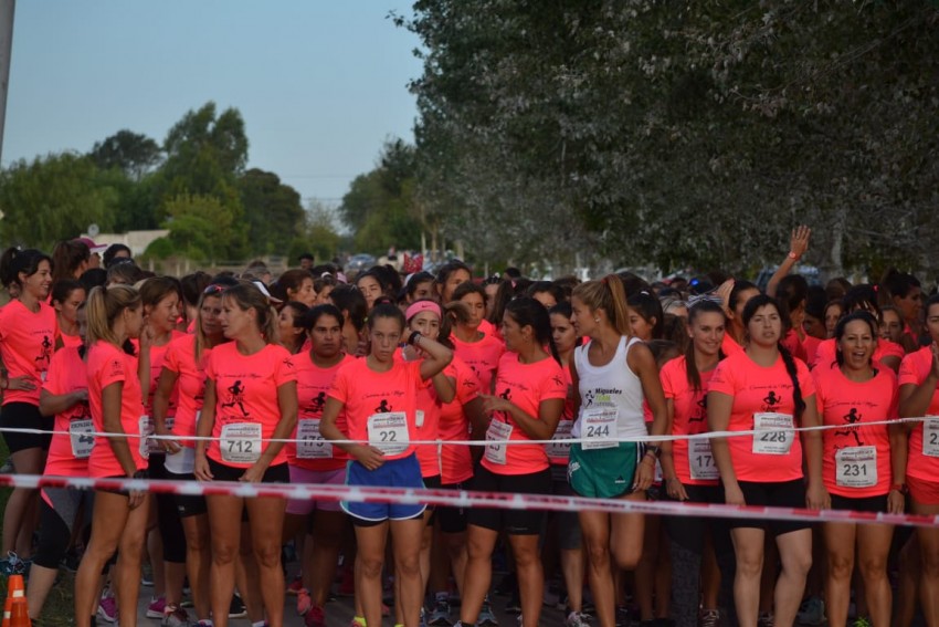 La Carrera de la Mujer tuvo su pico de participaci�n y m�s de 300 corr
