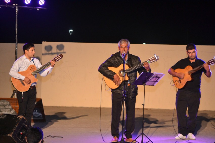 Folclore en los Barrios cerr su ciclo 2019 en el Paseo del Bicentenar