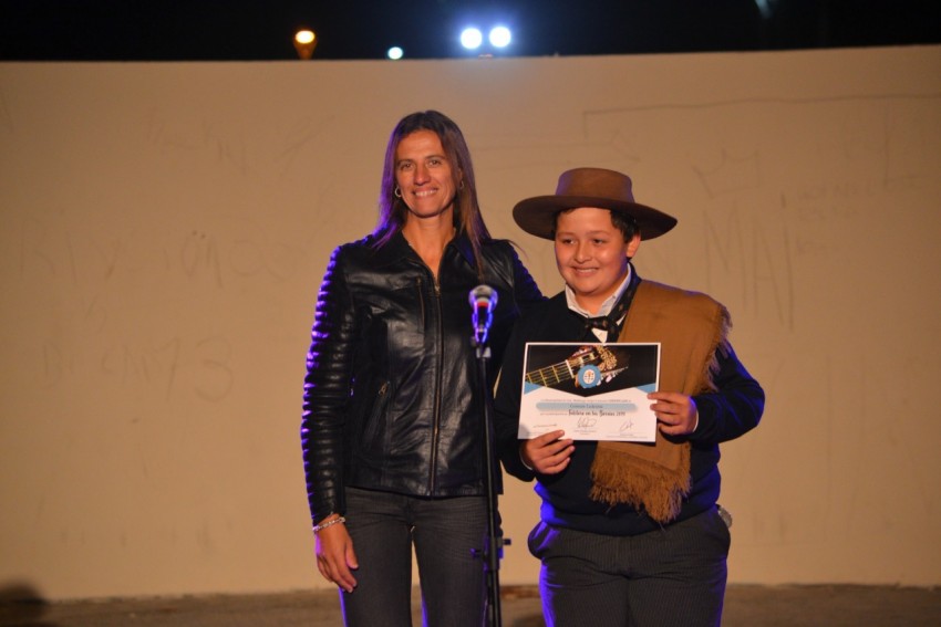 Folclore en los Barrios cerr su ciclo 2019 en el Paseo del Bicentenar