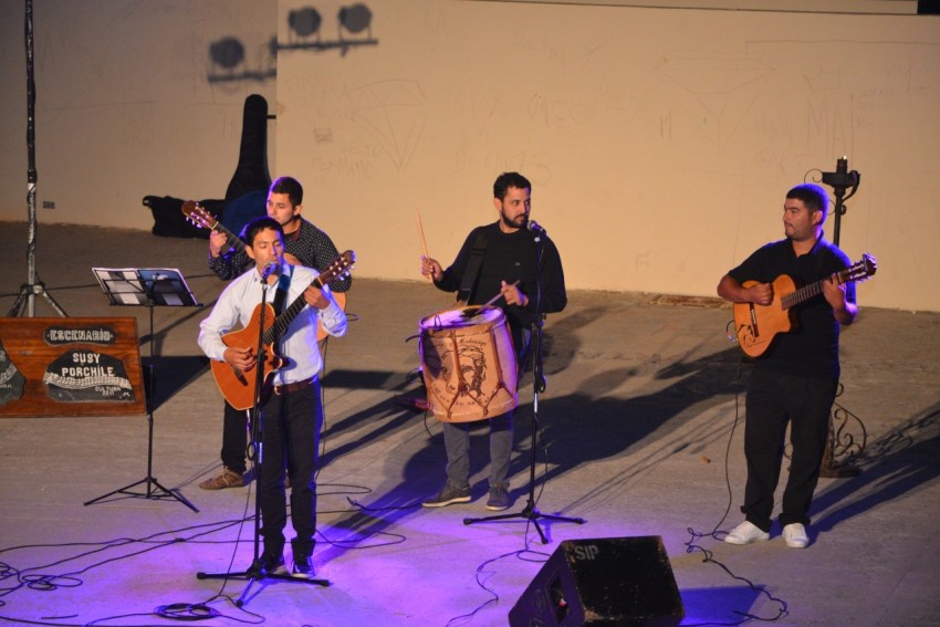 Folclore en los Barrios cerr su ciclo 2019 en el Paseo del Bicentenar