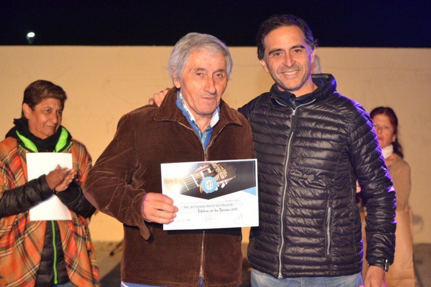 Folclore en los Barrios cerr su ciclo 2019 en el Paseo del Bicentenar