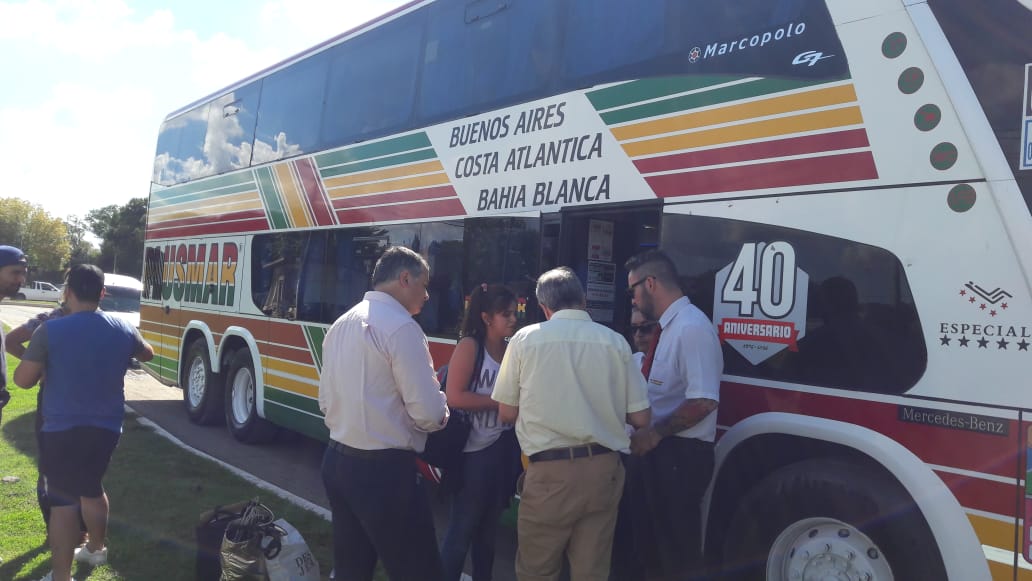 Arrib el primer colectivo desde Retiro