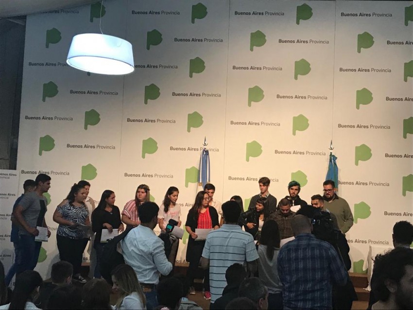 Reconocieron en La Plata a la abanderada Rosario Rial