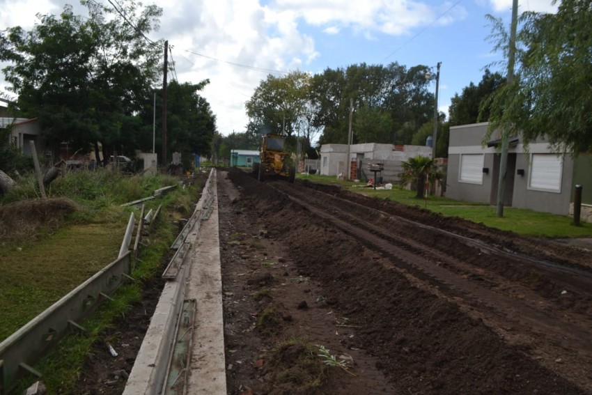 Comenzaron con los trabajos de cordn cuneta en el barrio San Martn B