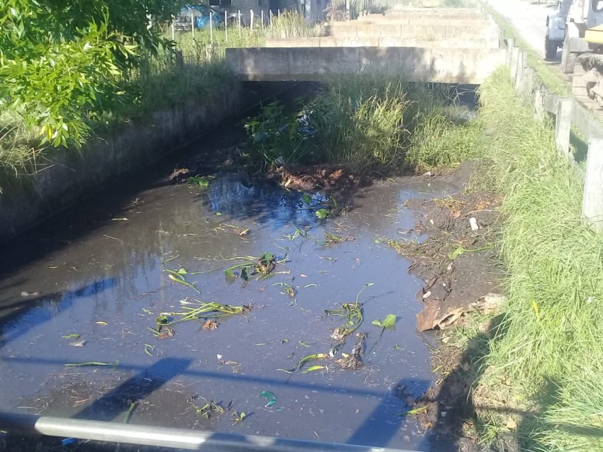 Continan la limpieza de canales y la mejora de calles