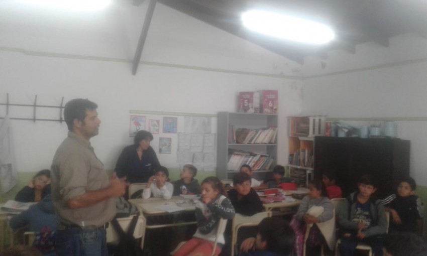 Promocionan las huertas familiares en instituciones escolares