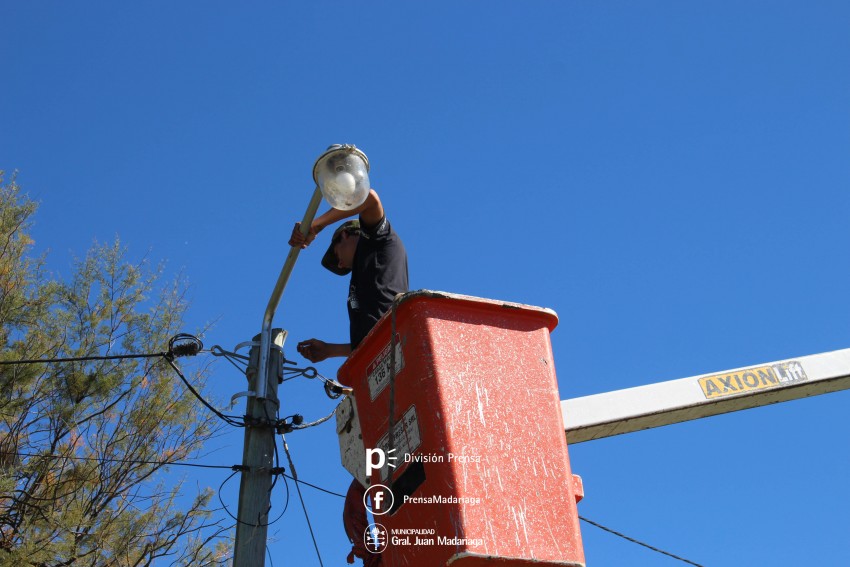 Iniciaron con los recambios y colocacin de nuevas luminarias en los d