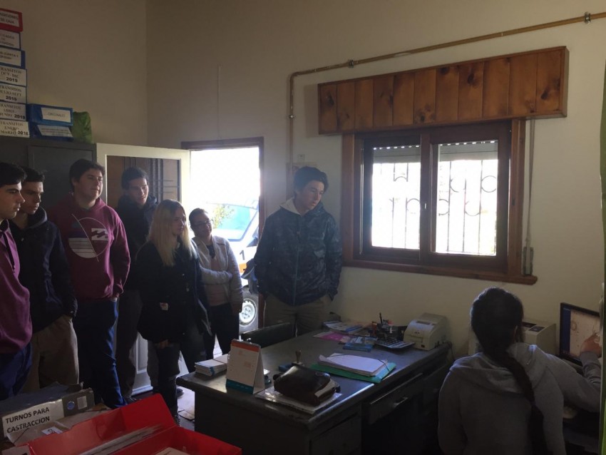 Alumnos de secundaria se concientizaron sobre la tenencia responsable