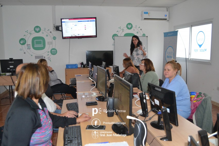 Inici el taller de Redes Sociales