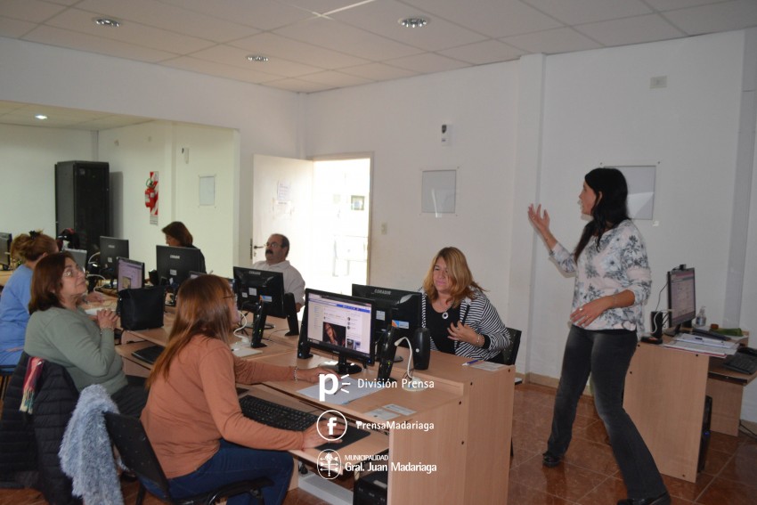 Inici el taller de Redes Sociales