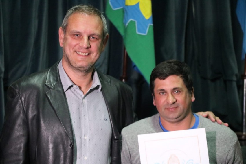 Entregaron ttulos de propiedad y ms de una centena de vecinos firmar