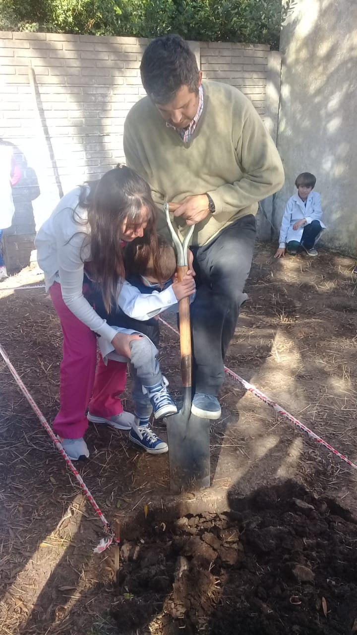 Los chicos de la Escuela 30 intensificaron su conocimiento en huertas