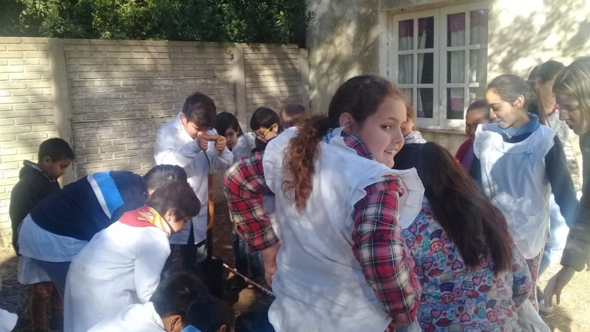 Los chicos de la Escuela 30 intensificaron su conocimiento en huertas