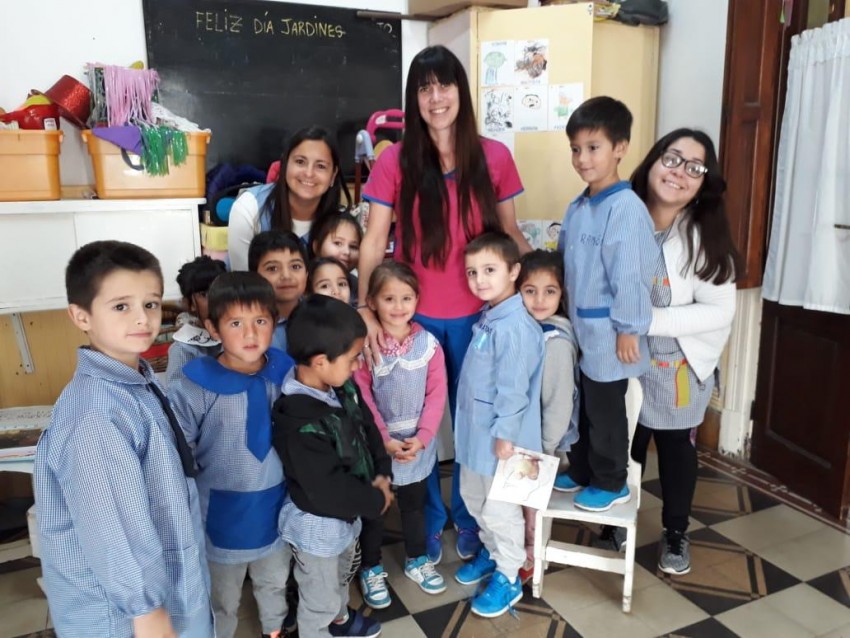 Personal de Bromatolog�a visit� el Jard�n 901 para brindar una charla