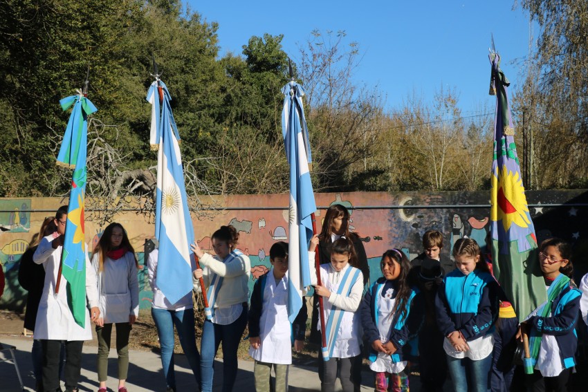 El municipio otorg una placa conmemorativa por el aniversario N 130 