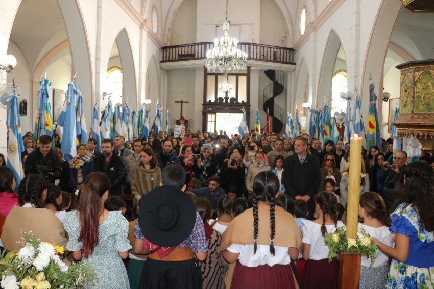 Se realiz� el acto protocolar y el tradicional Tedeum por el 25 de may