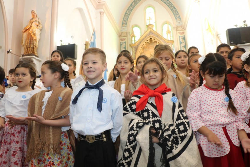 Se realiz� el acto protocolar y el tradicional Tedeum por el 25 de may