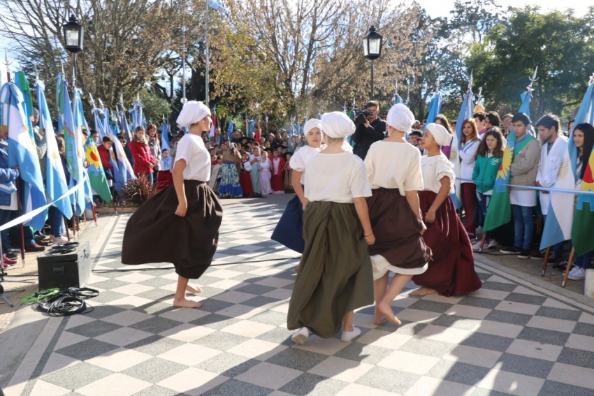 Se realiz� el acto protocolar y el tradicional Tedeum por el 25 de may