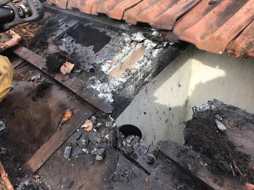 Bomberos combatieron un principio de incendio en una vivienda