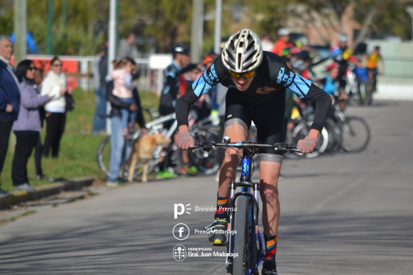 Jorge Arista  y Nicol�s Arena se quedaron con la segunda fecha del Dua