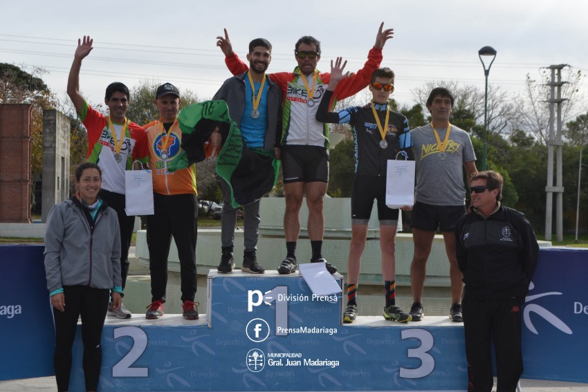 Jorge Arista  y Nicol�s Arena se quedaron con la segunda fecha del Dua