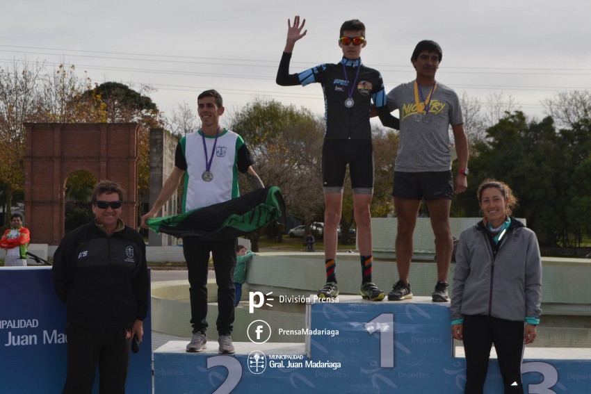 Jorge Arista  y Nicol�s Arena se quedaron con la segunda fecha del Dua