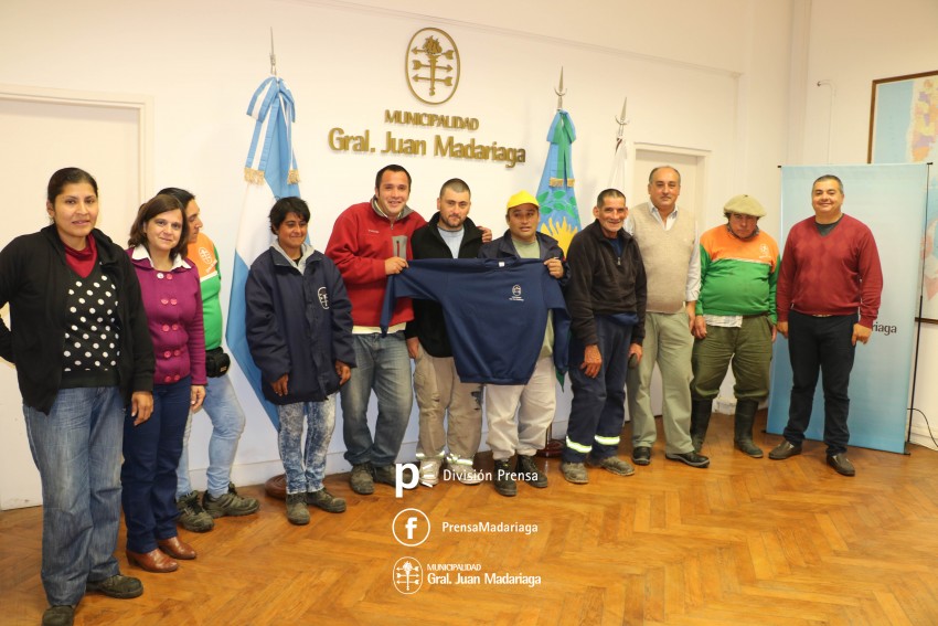 Autoridades celebraron con los barrenderos su da