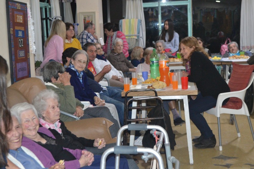 Las mejores fotos del festejo por el d�a de la ancianidad en el Hogar