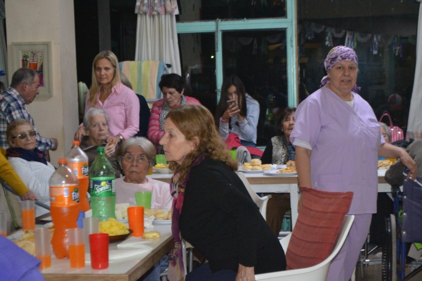 Las mejores fotos del festejo por el d�a de la ancianidad en el Hogar