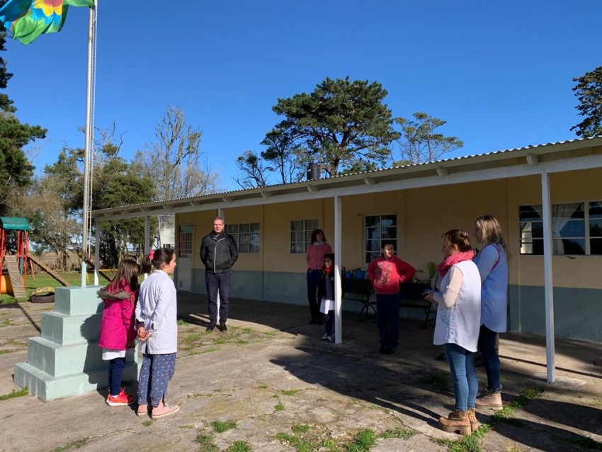 Santoro recorri Escuelas Rurales y evalu posibles obras