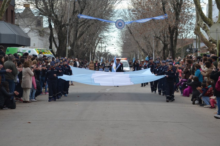9 de Julio: Las instituciones participaron del tradicional desfile y e