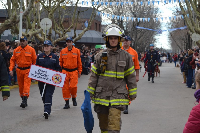 9 de Julio: Las instituciones participaron del tradicional desfile y e