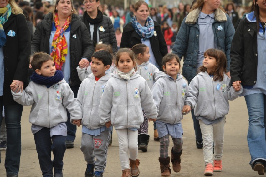 9 de Julio: Las instituciones participaron del tradicional desfile y e