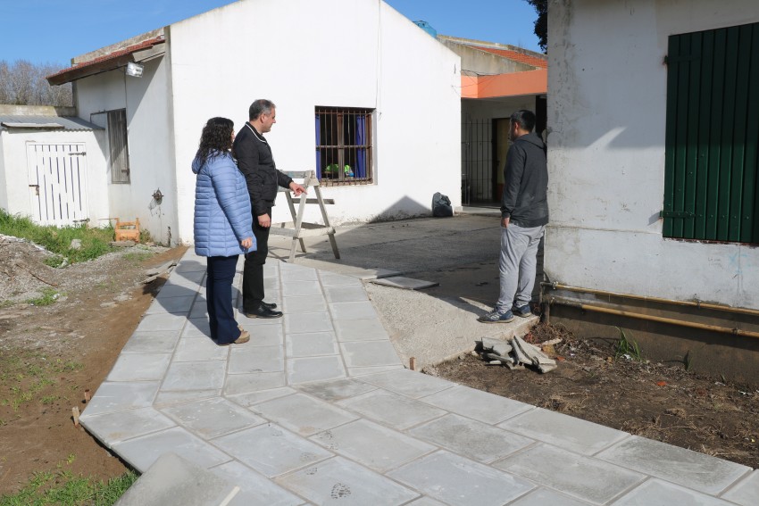 Santoro recorrió la obra del estadio y de la Secundaria Nº 6