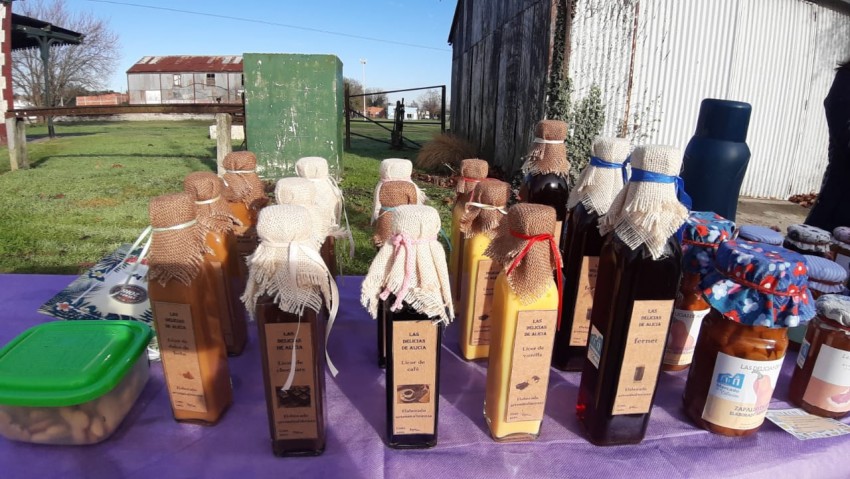 Inici el Mercado de la Estacin con presencia de 13 productores