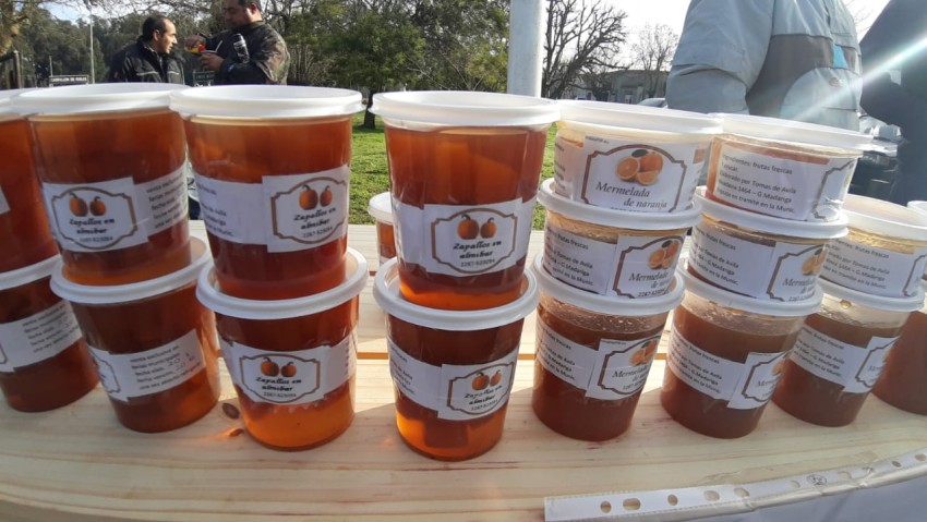 Inici el Mercado de la Estacin con presencia de 13 productores