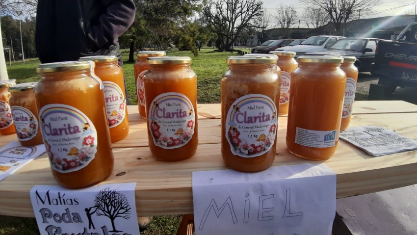 Inici el Mercado de la Estacin con presencia de 13 productores